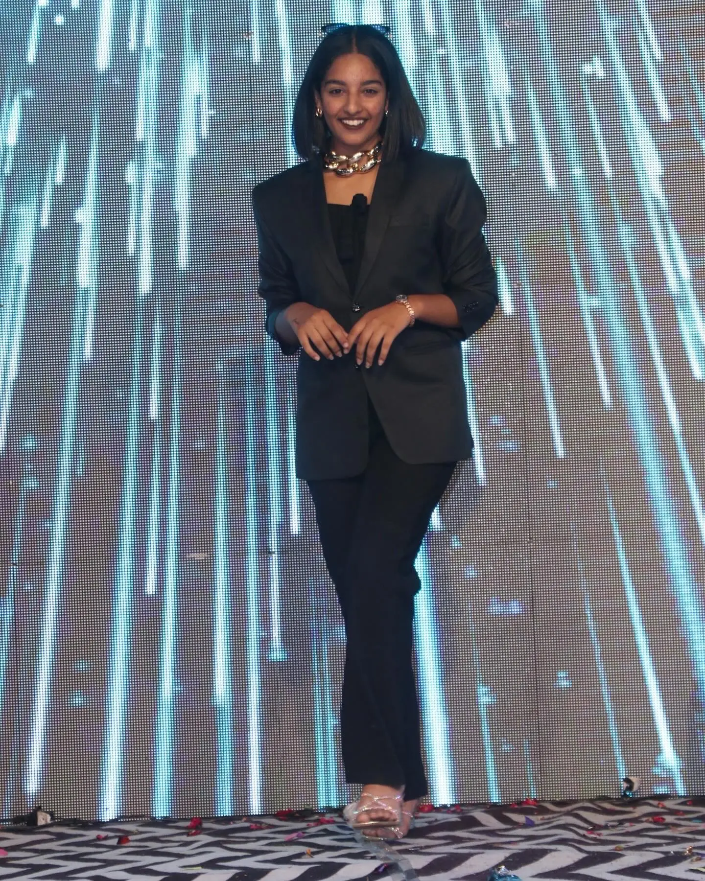 🖤〰️🏴